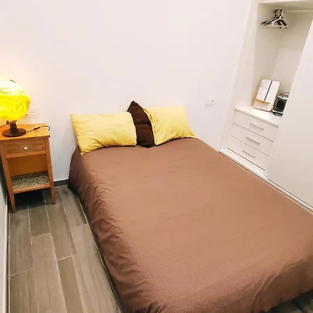 Privada En Alojamiento Diferente Y Con Calidad En El Centro De Alicante! Bed & Breakfast Alicante