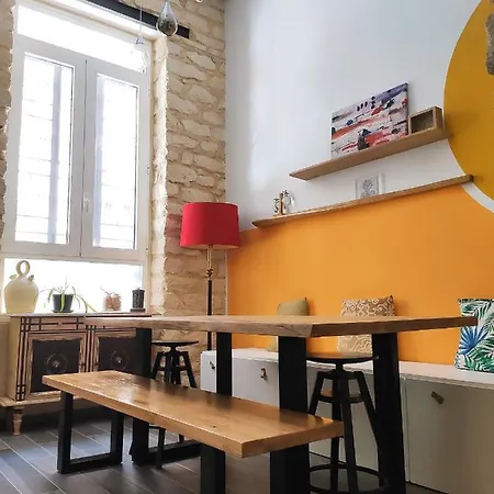Privada En Alojamiento Diferente Y Con Calidad En El Centro De Alicante!